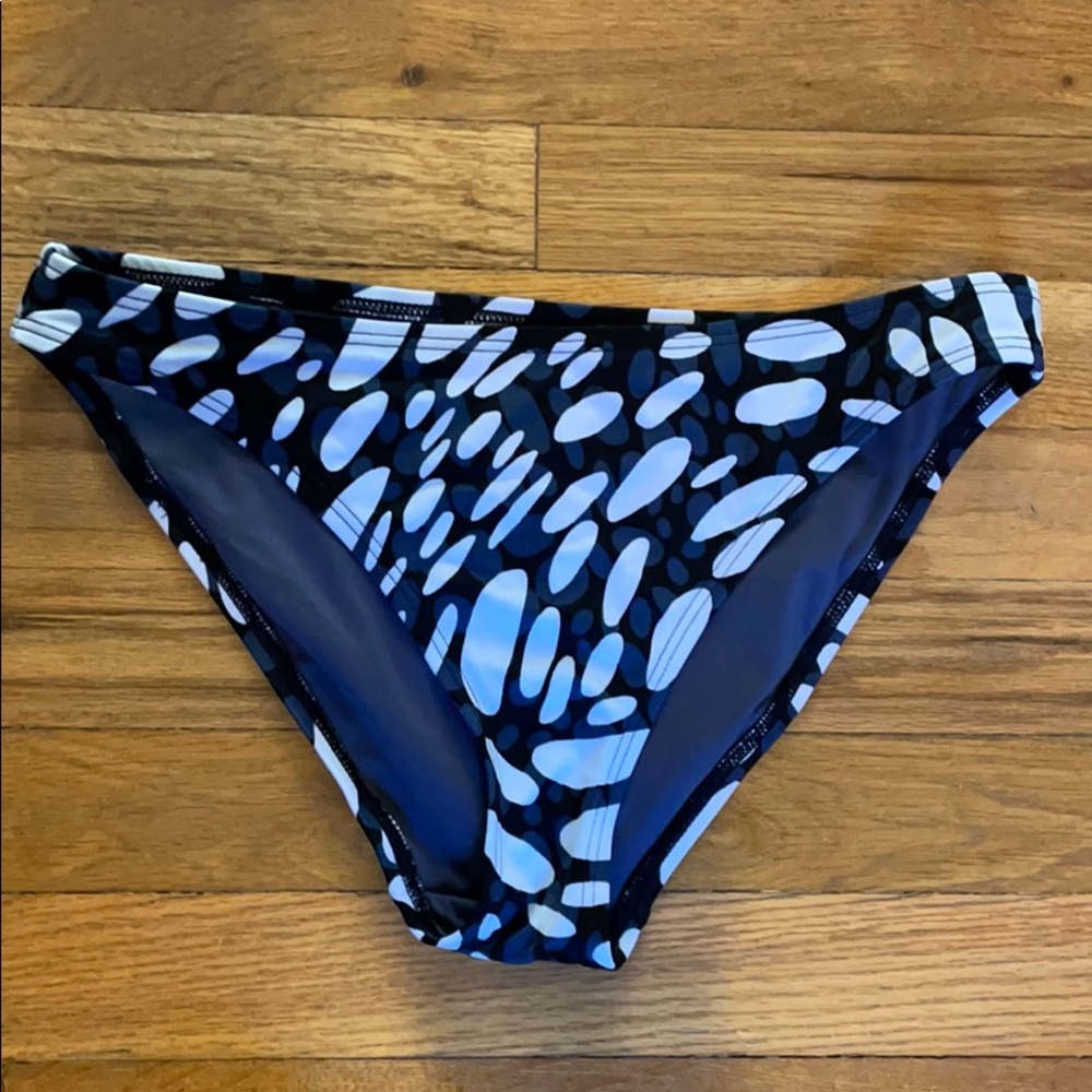 Victoria’s Secret Swim Bottoms - Medium